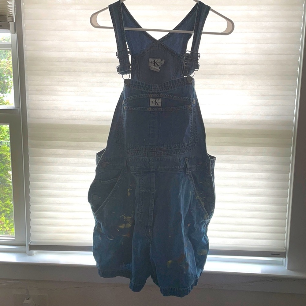 Loose medium paint-splattered jean overalls! 👖🎨